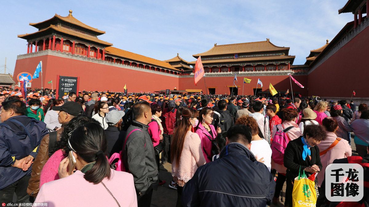 清明小长假各地景区场面爆棚不输春运-千龙网