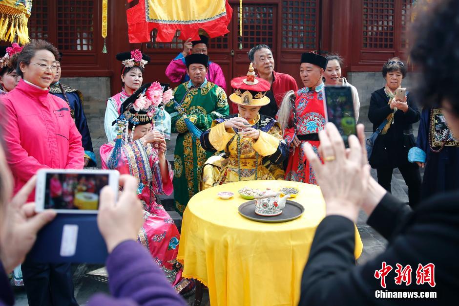 北京八大处古泉井开井 “皇帝”祭拜龙王
