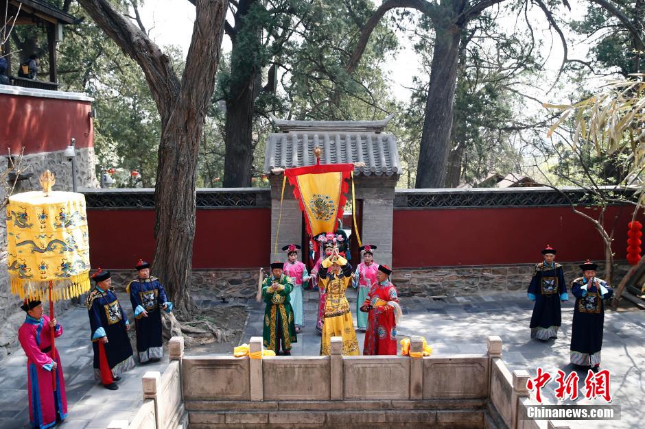北京八大处古泉井开井 “皇帝”祭拜龙王