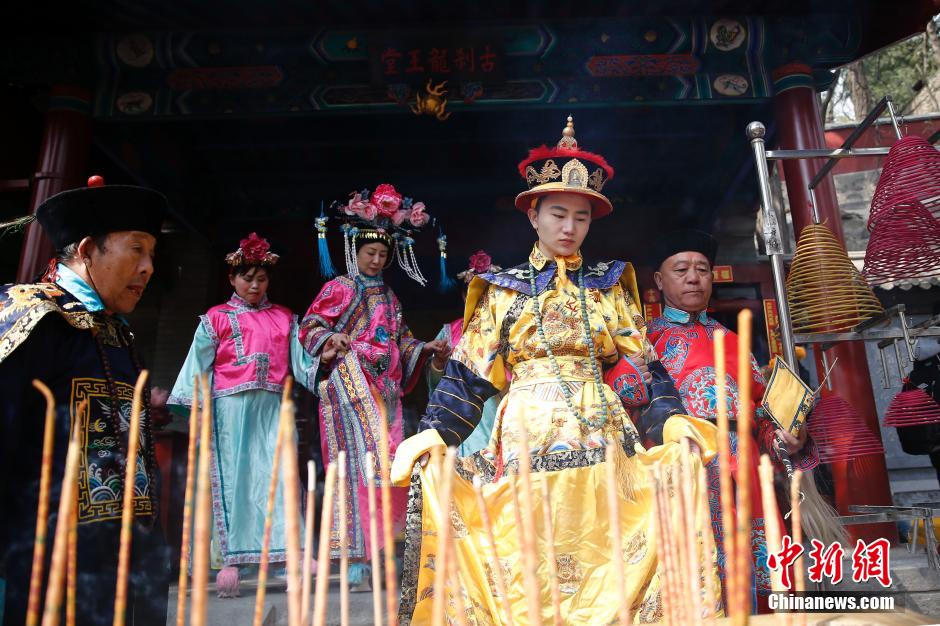 北京八大处古泉井开井 “皇帝”祭拜龙王