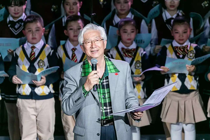 陈铎朗诵《我为少男少女们歌唱》。千龙网记者宋鹏飞 摄