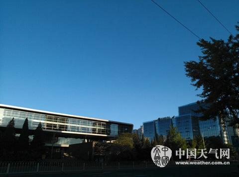 今天北京阵风六级 明天白天阴有小雨