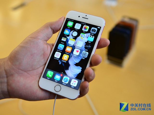 苹果好心酸！iPhone 6s彻底卖不出去了 