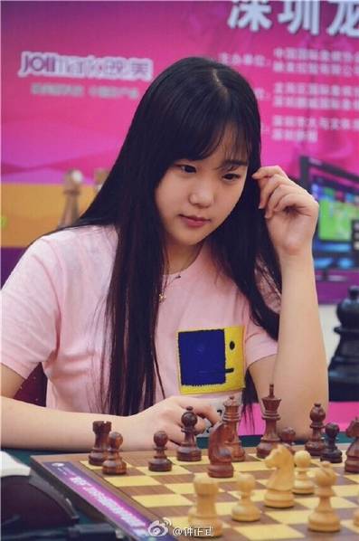 美丽与智慧并存！16岁国象美少女吸睛