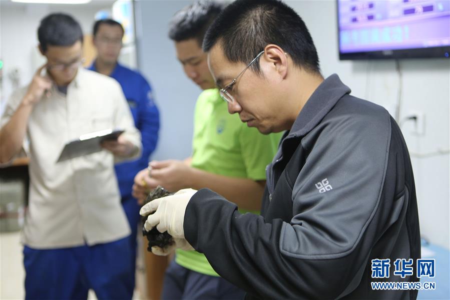 （图文互动）（3）海底捞：“大洋一号”船电视抓斗洋底探秘