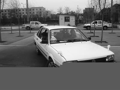 驾驶证自学直考?驾校降价避冲击-千龙网·中国