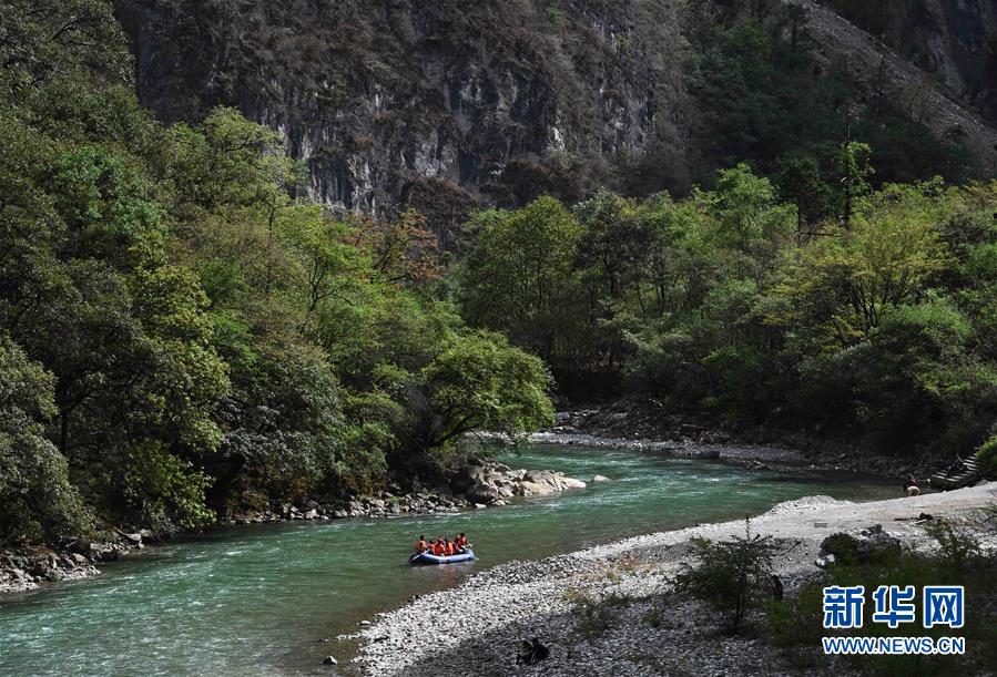 （美丽中国）（2）雄奇壮美的香格里拉大峡谷