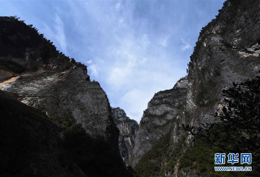 （美丽中国）（1）雄奇壮美的香格里拉大峡谷