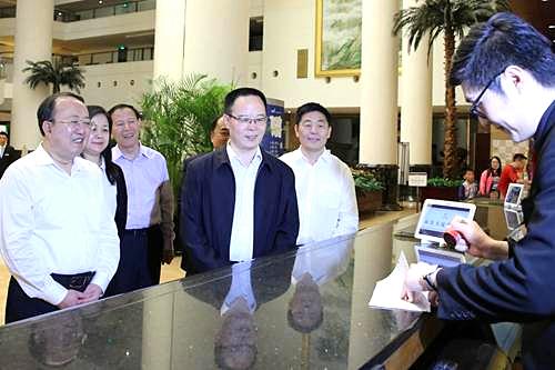 点击进入下一页