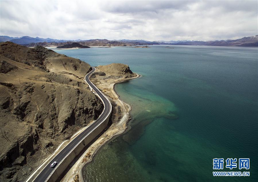 （走基层·听民声·图文互动）（2）穿越世界海拔最高公路 见证“天路”沧桑变化
