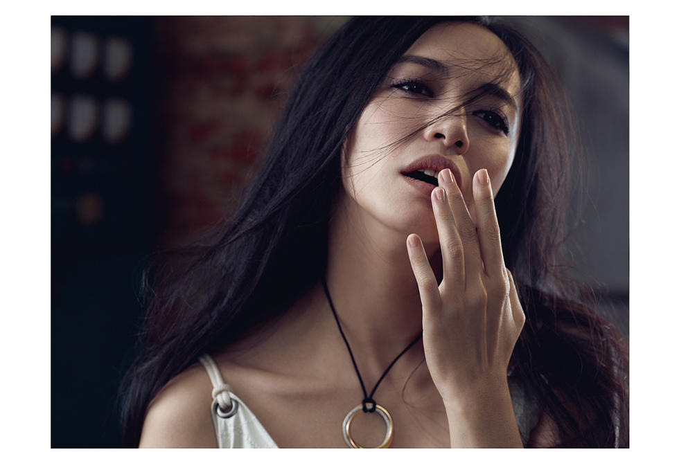 姚晨大片薄纱透视罕见秀性感 身姿婀娜凹凸有