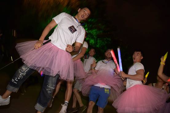 2016热波电跑首战告捷 潮爆广州征服小蛮腰