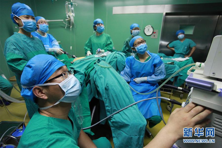 #（医卫）（4）妇产医院的“男丁格尔”