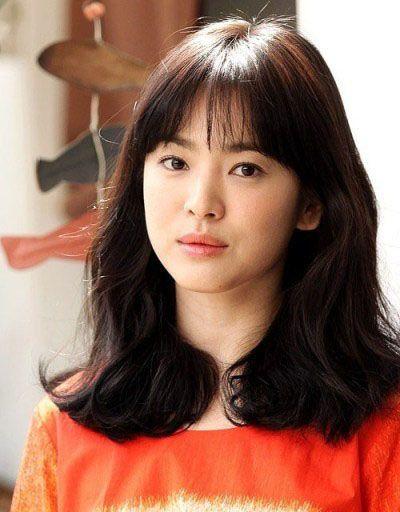 她一直演烂片，20年只演了3部爆红韩剧，不过网友们原谅了她