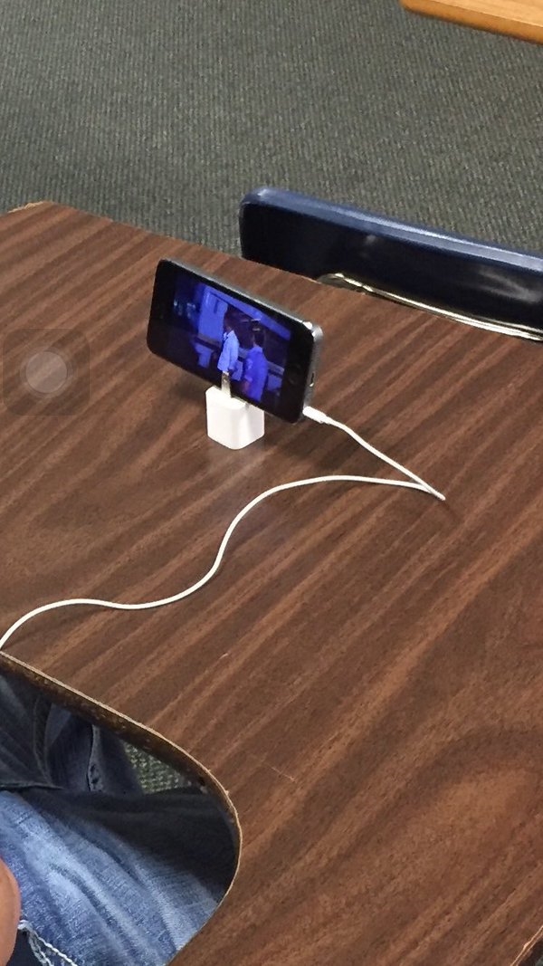 乔帮主留下的彩蛋 iPhone充电还能这么用