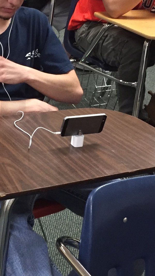 乔帮主留下的彩蛋 iPhone充电还能这么用