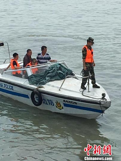 “鲸鲨事件”四名嫌疑人被拘船长：捞起时已发臭