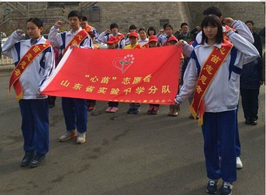 济南“最美校服”各有风采 历下区树立校服改革标杆