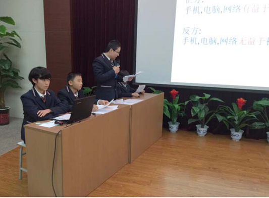 济南“最美校服”各有风采 历下区树立校服改革标杆