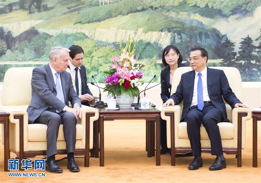 （时政）李克强会见法国外长艾罗