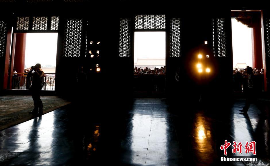 北京故宫六大宫殿百年来首次亮灯