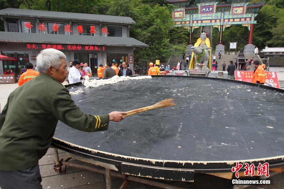 四千斤“天下第一太极豆腐”2小时被抢光