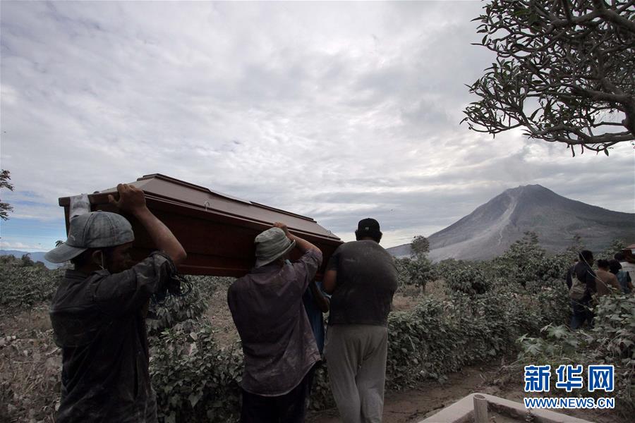（国际）（6）印尼锡纳朋火山喷发死亡人数上升至6人