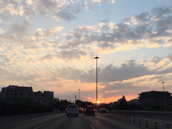 北京今天最大阵风达6级 最高气温30℃