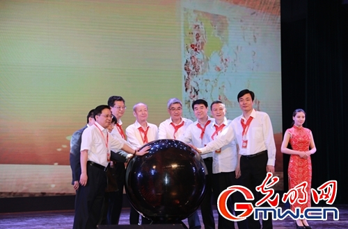 “弘扬长征魂，同筑中国梦”巡回活动重走长征路