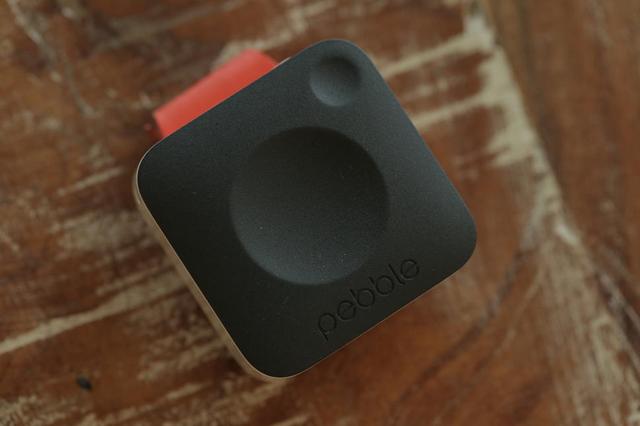 Pebble两款手表可追踪心率 智能纽扣内置GPS