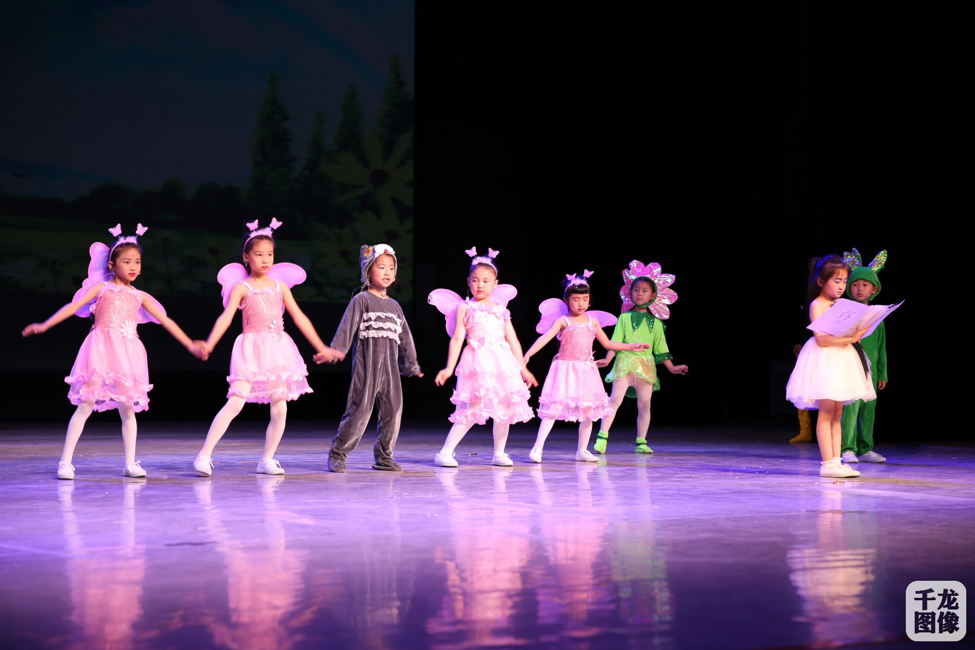 京丰台西罗园小学举行全英文汇报演出 英语学