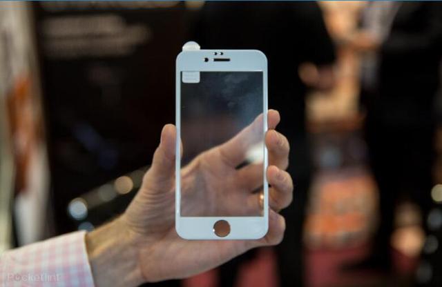 疑似iPhone 7保护玻璃曝光 比6s多了一个孔