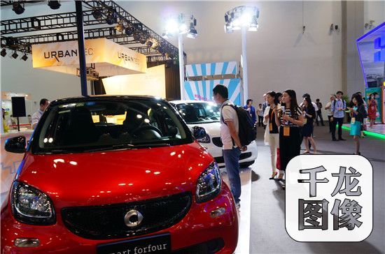 Smart、特斯拉……等多家企业都在本次京交会上带来了它们的看家法宝。