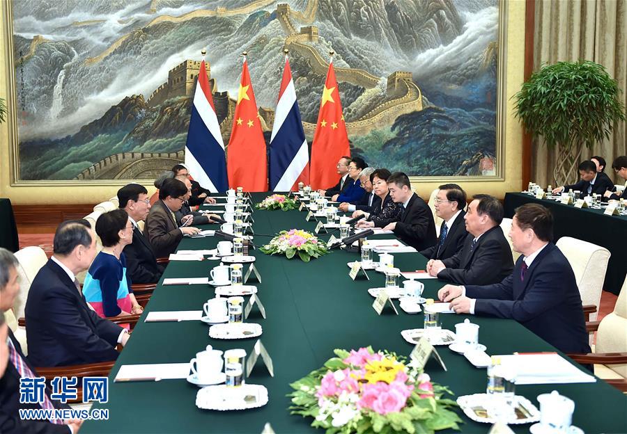 （XHDW）张德江会见泰国立法议会主席蓬贝