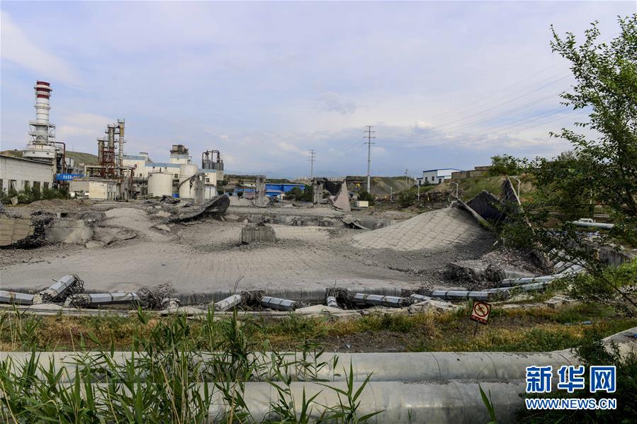 （社会）（3）新疆首座火力发电站实施爆破拆除