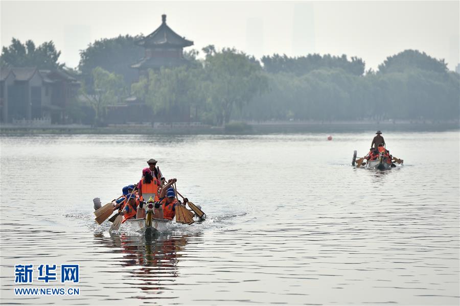 （体育）（5）什刹海龙舟竞渡迎端午