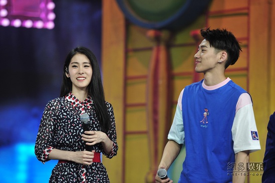 仓木麻衣朴宰范同台PK 郁可唯光脚战阿兰张碧