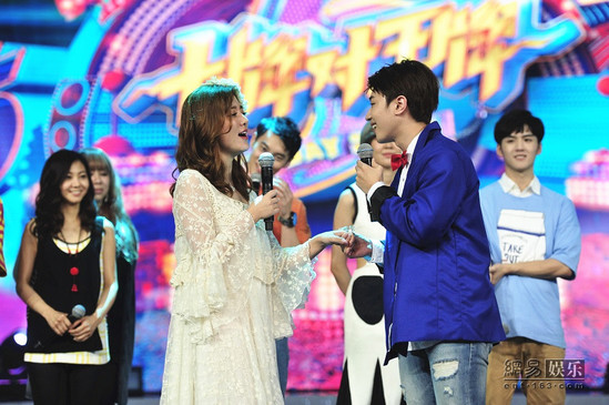 仓木麻衣朴宰范同台PK 郁可唯光脚战阿兰张碧