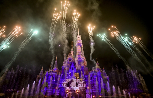 璀璨灯光烟花秀打造“幻彩上海迪士尼”(3)-千龙网·中国首都网