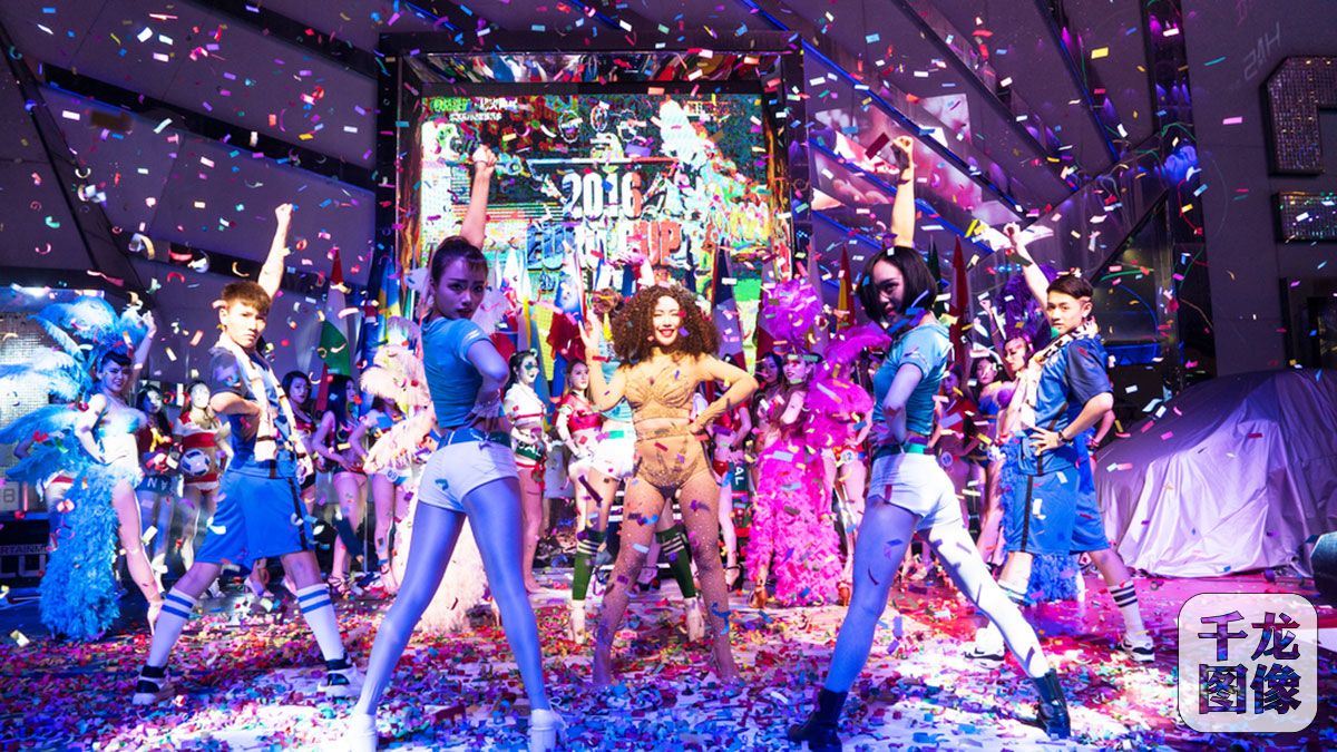 足球宝贝火辣PK迎战欧洲杯-千龙网·中国首都