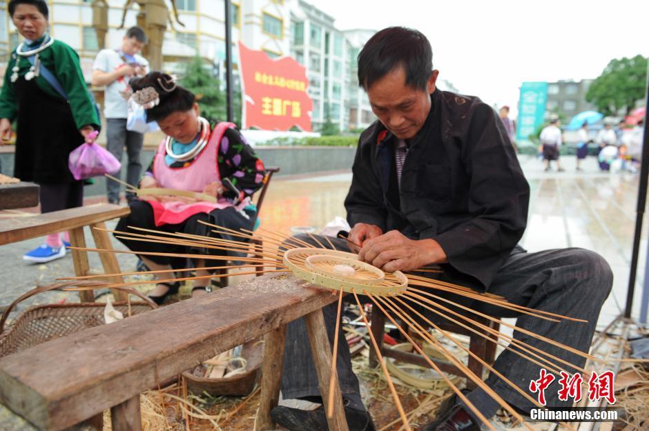 贵州举办苗族非遗技艺比赛