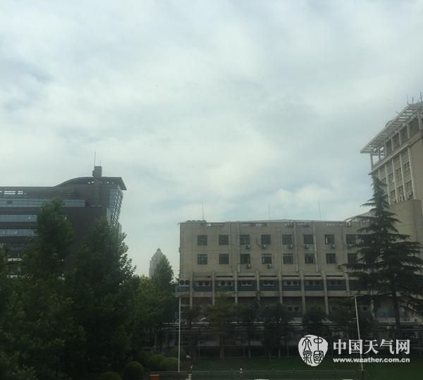 北京今天晚高峰局部或遇雷阵雨 入夜后全市有雨