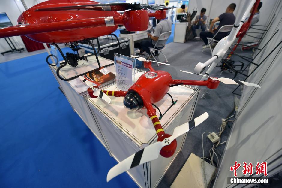 首架视觉避障无人机亮相“尖兵之翼”无人机大会