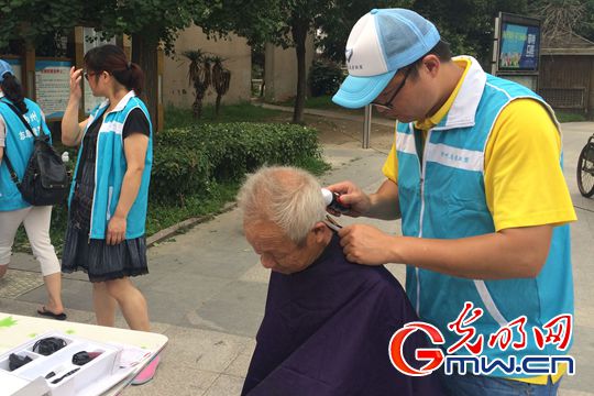 扬州最大拆迁安置小区里的浓浓乡邻情