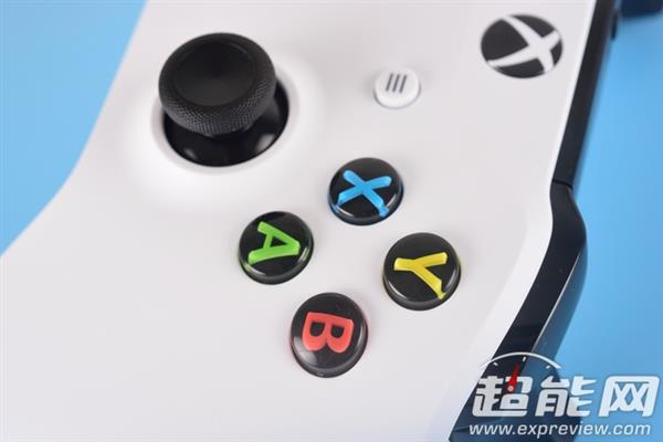 Xbox One S手柄首发图赏：手感大不同