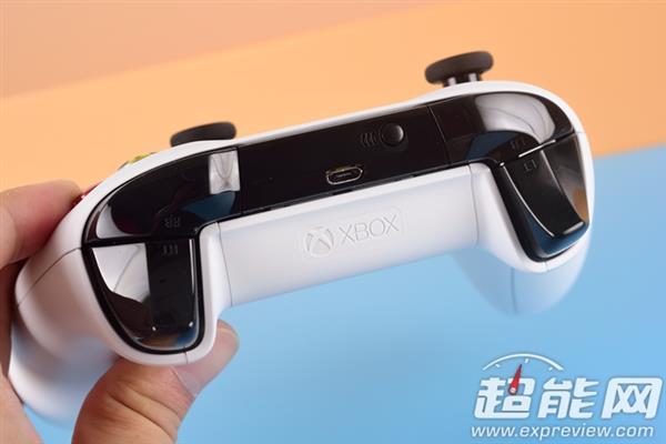 Xbox One S手柄首发图赏：手感大不同