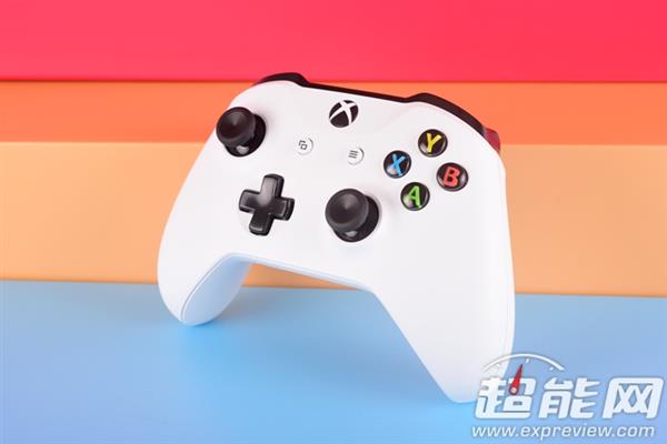 Xbox One S手柄首发图赏：手感大不同