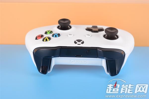 Xbox One S手柄首发图赏：手感大不同
