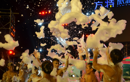 门方特尖叫狂欢节消暑减压体验明星同款游戏-