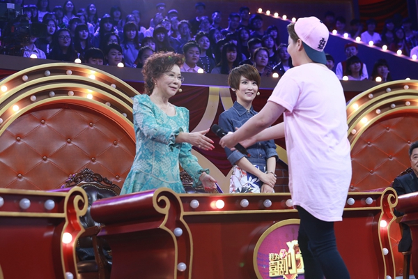 中国好声音选手上《喜剧狂》遭啪啪打脸-千龙